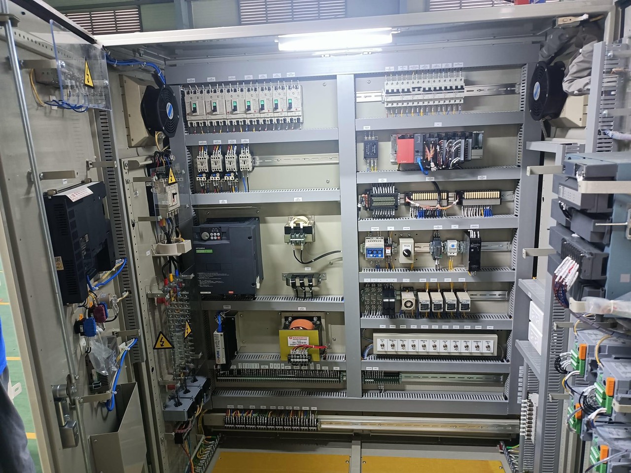 HỆ THỐNG TỦ ĐIỀU KHIỂN PLC BMS, SCADA, HMI...
